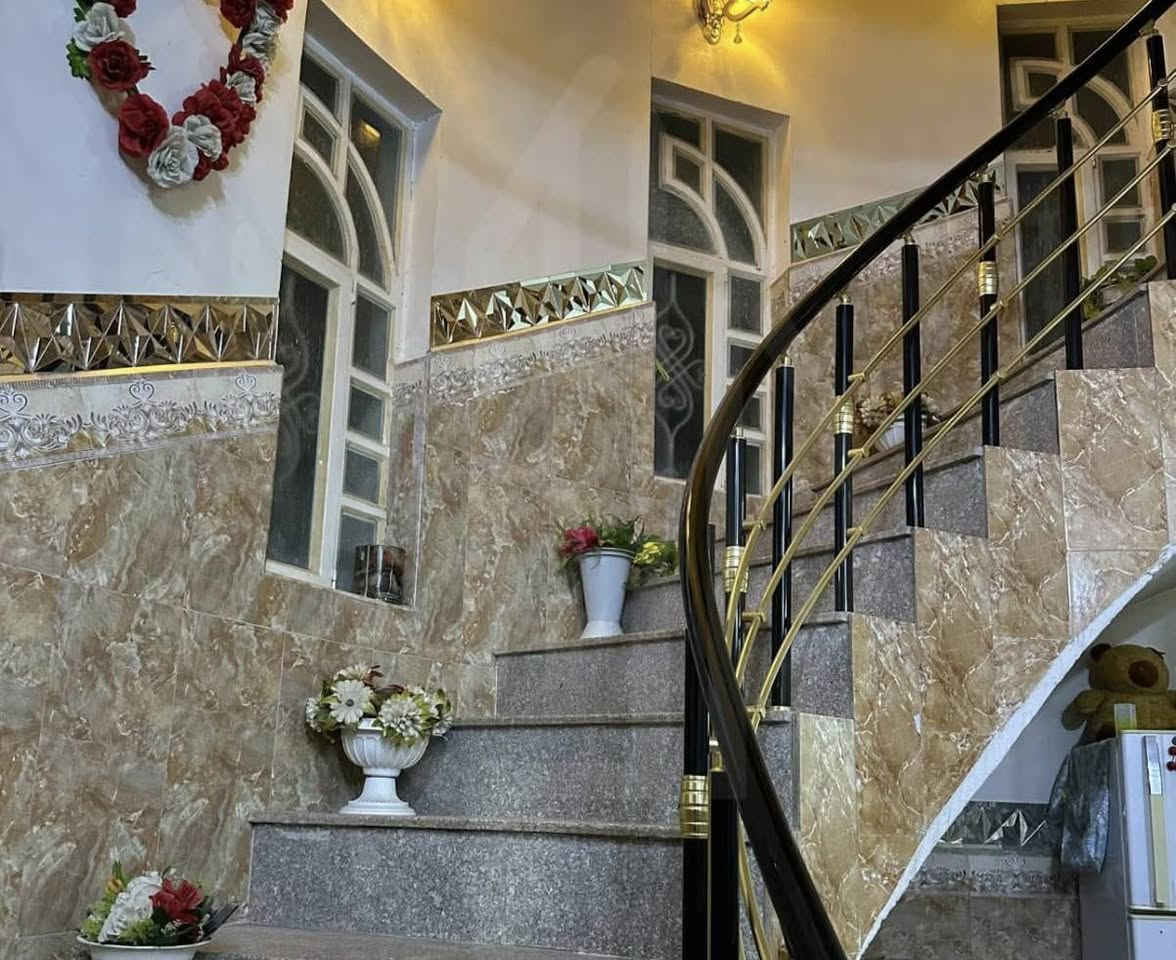 عقار للبيع مساحه 260متر بناء 2015 في حي المكرمة منطقة 9قرب سوق المسقف خلف مكتب الرشيد بناء درجه اولى طابقين السعر380مع المجال مراجعة مكتب أنوار المكرمة أو الاتصال على الرقم التالي
***********
@
