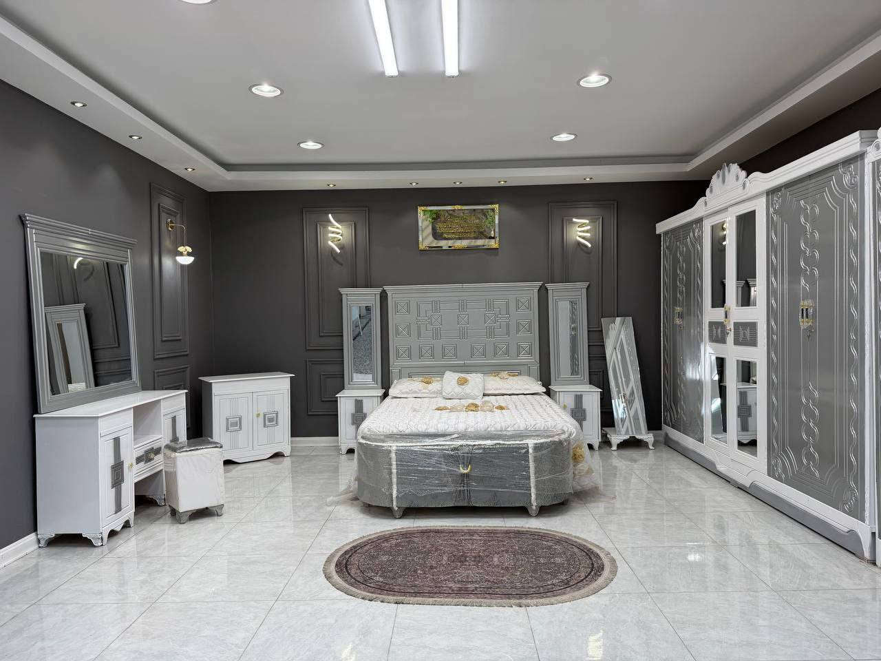 السعر مليون و50 الف مع مراية قيافة 
سعر الشازلون الخزان 75 الف 

سعر الشازلون المقعد 50 الف 

غرفه نوم داخل معاكس خشب 3 ملم
خارج تحفير sns انديف 5 ملم

الصبغ حراري درجة اولى

6باب  متكونه من 9قطع

زاويه تصميم كنتوري بارتفاع الكنتور

السرير بلاويد اسود 6ارجل
يوجد توصيل الى جميع المحافضات وباسعار مناسبه
للحجز والاستفسار مراسله الصفحة او واتساب ***********
#عروض #تخفيضات
 #اثاث_فخم #اكسبلور_explore #غرف #غرفة_نوم #اثاث_عراقي #بغداد #ديالى #ديوانيه #بصره #فلوجه #عماره #نجف #رمادي #توصيل__بغداد__محافظات #للحجزوالاستفسار_خاص
