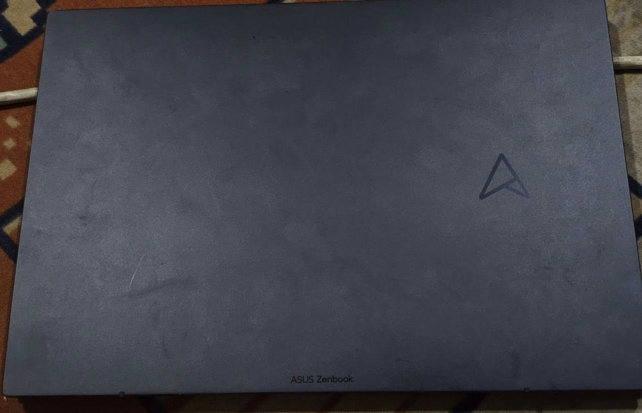 💻 للبيع: ASUS Zenbook 14 OLED (نظيف جداً)

🔹 المواصفات:
- Ryzen 5 7530U  
- شاشة 14 إنج OLED دقة 2.8K – 90Hz 🔥  
- RAM: 8GB  
- SSD: 256GB  
- كرت شاشة Radeon  
- نظام Windows 11  
- صوت Harman Kardon  

🔋 البطارية: ممتازة (حوالي85% + استخدام خفيف)  
🔄 عدد دورات الشحن: 105 فقط  

✨ الحالة: نظيف جداً، استعمال قليل، بدون مشاكل 

💰 السعر:  خاص  
  

📍 المكان: [بغداد حي الجهاد]  
📩  خاص  

🔥 جهاز خفيف وراقي جداً، مناسب دراسة  وشغل وتصميم وخفيف الوزن (ريشة)


**إذا كنت صاحب هذا الإعلان وتريد حذفه لأي سبب، رجاءا أرسل رسالة إلى الدعم الفني**