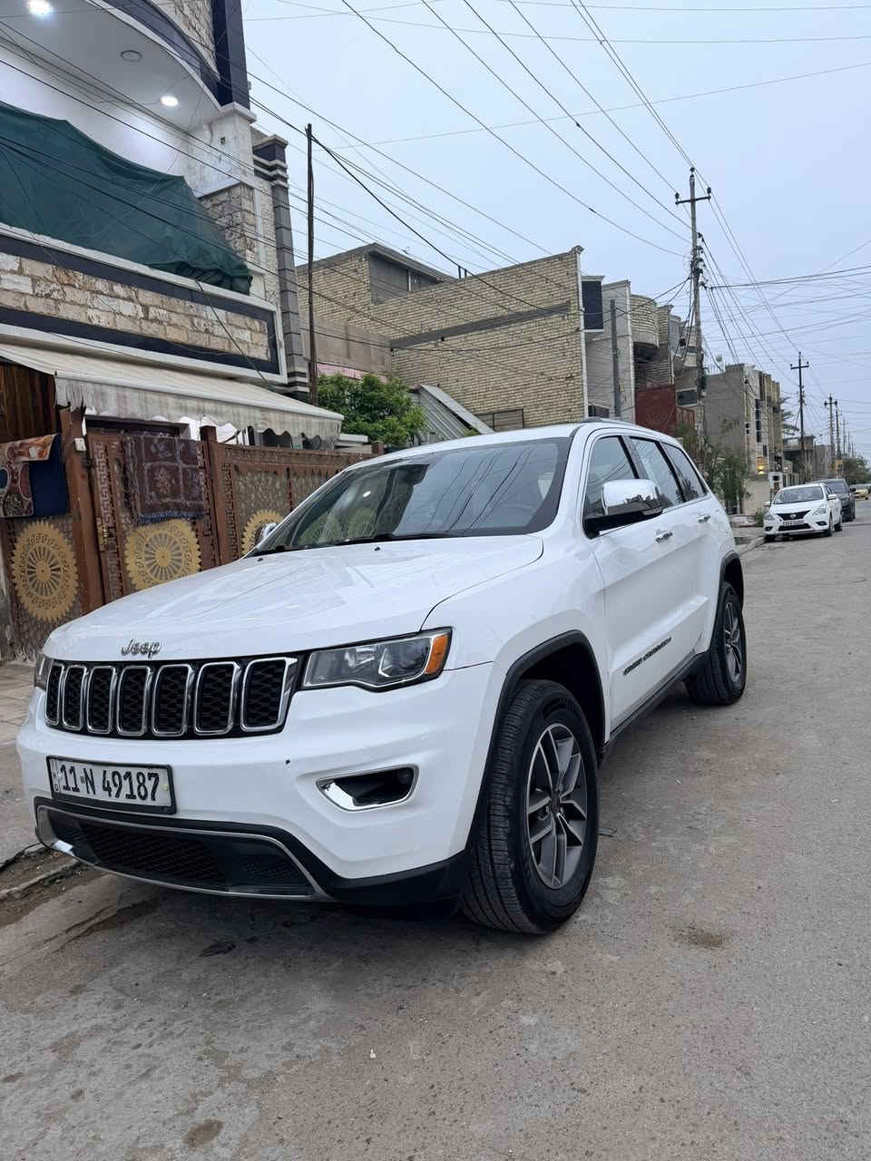 جيب شيروكي ( لمتد ) فول الفول
موديل / ٢٠٢٢  وارد / امريكي 

حادث / فقط بارد بدون قطرة صبغ مثل ما موضح بلصور 
فول فول مواصفات شاشة كبيرة لمس كاميرا 
حاسة رادارات كشن جلد كشن كاراباي بصمة 
 تشغيل عن بعد تحكمات ستيرن بلتوس اوكس
 كار بلي أوتو ستوب للتحذيرات تبيرد مركزي
 تحديد سرعة محرك 6 سلندر فورويل بارنوما 
محرك كير واير بشرط مامفتوح 
سيارة حيل نظيفة كلشي عل بلاد جديد 
سنوية هزة كلشي جديد مدفوع لـ
باسمي السنوية بشرط تحويل وغرامـة
سيارة مابيـها دينار مصرف كامل من كل نواحي

السعر / 29,500$ يعني 29 الف و 500 وبيها مجال 

مكان السيارة المنصور . الداوودي 
رقم / ***********
