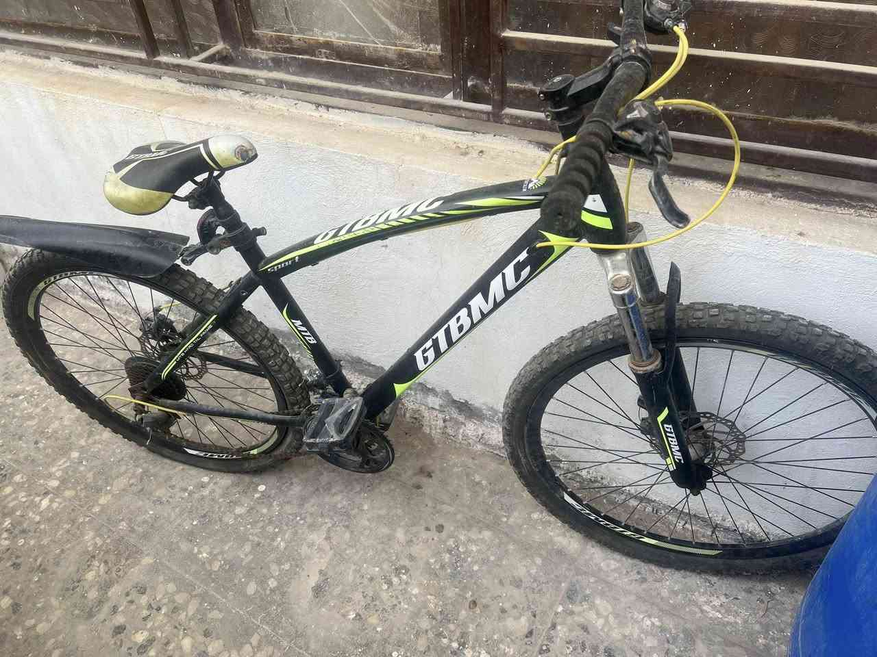 للبيع ناقصه فقط تايرات نفخ جديد ب٥٠ وبي مجال


**إذا كنت صاحب هذا الإعلان وتريد حذفه لأي سبب، رجاءا أرسل رسالة إلى الدعم الفني**