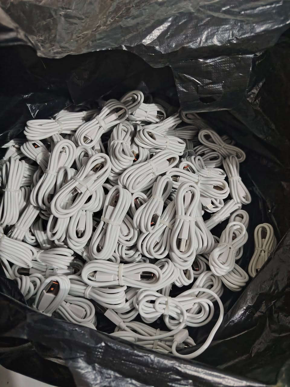 السلام عليكم
١٨٦ كيبل بيهن ٣٥ تايبسي والباقي ايفون

انطيني سعر وبالعافية


**إذا كنت صاحب هذا الإعلان وتريد حذفه لأي سبب، رجاءا أرسل رسالة إلى الدعم الفني**