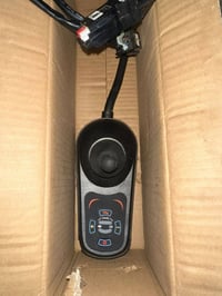 كرسي كهربائي • جديد • فحص أمام مندوب