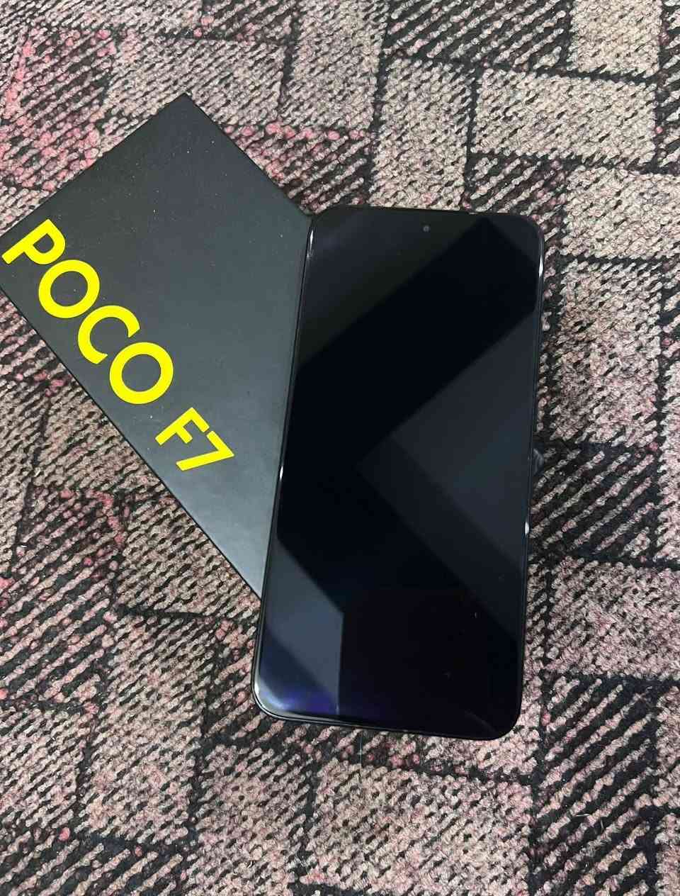 poco f7 
للبيع ذاكرة 512 + 12 
جهاز معروف مواصفاتة قوية 
كامرة 4k +60fps
معالج 120 فريم
جهاز نضيف مثل موضح بل صور
سعر 425 مكاني بغداد حسينية راشدية 

تواصل خاص او ***********
