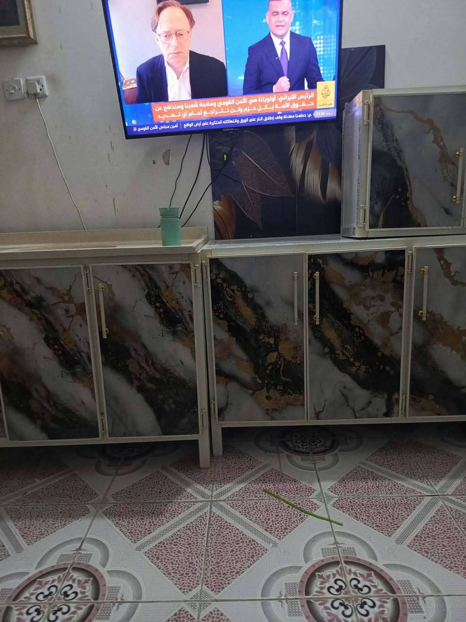 السلام عليكم للبيع  مستعمل قليل سعره 250الف مكانه حي الجهاد ***********

