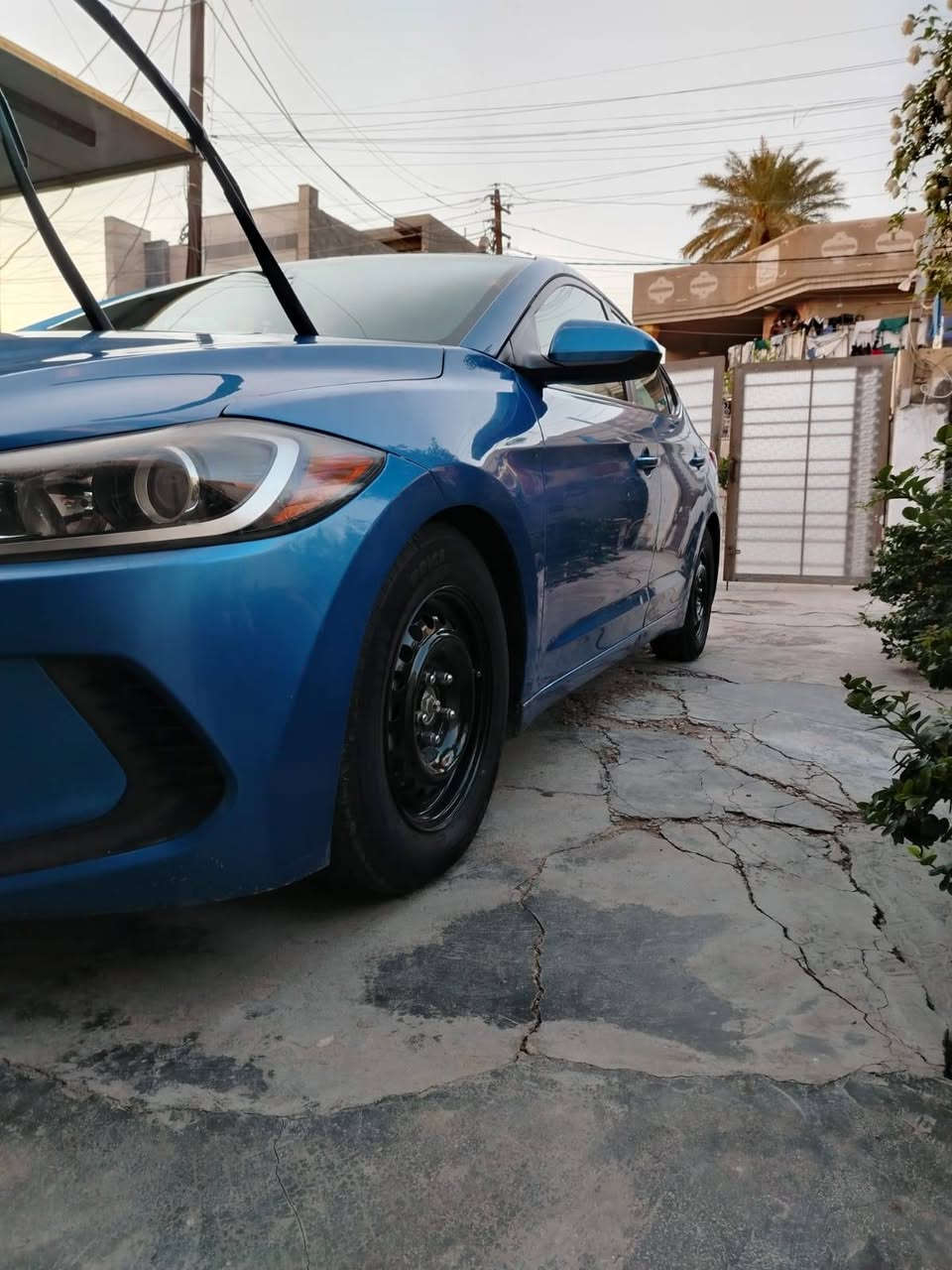 النترا2018 امريكي مكينة 2000
النترا 2018 ليبل واحد 
امريكي مكينة 2000
نص مواصفات 
تخم تاير ويل جدد
حدادية جديده 
ماشية80الف ممشتغلة تكسي
سيارة ممتعوبة 
كير ومكينة بلاد مملعوب بيهن 
سيارة جاهزة ونظيفة 
رقم بغداد دولي جديد  بأسمي شخصيا 
بيه صبغ فقط السونار مرفق ويه الصور
مكاني السيارة بغداد الدورة 
السعر 115وبيه مجال
للأستفسار واتساب او اتصال ***********
