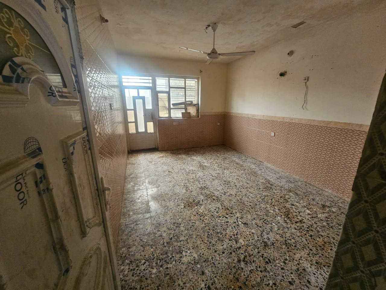 اعلان… .رقم (327)
للايجار… للايجار
 يتوفر بيت الايجار في منطقة حي الفرات الهياكل قرب وجامعة المشرق مساحة 100متر طابق واحد
غرفة نوم 
صالة 
صحيات 
مطبخ 
الاستفسار اكثر الاتصال بل الرقم يتوفر وتساب 
***********
مكتب الديارللوساطه العقاريه وتعقيب المعاملات وتسهيلها .
بأدارة سيد عمار
