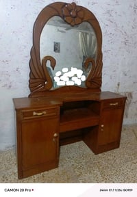 ميز تواليت • خشب • نجف