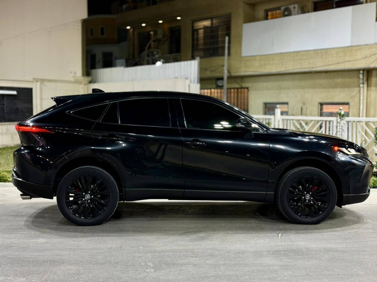 السلام عليكم
بيع او مراوس
تيوتا فينزا هايبرد 
لمتد اعلى فئة
‏ًVenza 2022 limited 
رقم بغداد بأسمي
محرك 2500cc 
‏AWD فور ويل
5 كاميرات 360 درجه محيطية
6 بصمات تشغيل وبيبان وصندوك
انارة ترحيب وعلامة ضوئية بالمري
شاشه كبيرة 
نفيكيشن
داتا شو 
رادارات محيطية  
مانع تصادم امامي خلفي 
حساس امامي خلفي 
اوتو هولد
هاند بريك كهرباء
انظمة قيادة 
سستم صوت ودمام JBL 
ستيرن كهربائي و تدفئة ستيرن
كشنات جلد كهرباء تدفئة تبريد   
خزن ميموري
صندوق كهرباء وفتح ذاتي بالقدم 
شحن وايرلس
مري شفط
تحديد مسار وقيادة ذاتيه
انارة داخلية led
بروجكترات led
قطعتين تبريد مناخ منفصل
المرايه الوسطيه كاميرا 
السياره ماشيه 84
وجاهزه من كلشي
سيرفس كامل 
فلاتر ودهن كلشي جاهز اي نقص ماكو ومابيهه اي مصاريف
حادثهه دعاميه وحافة البنيد 
بارد يم قبغ البانزين
السعر 230
مكاني بغداد حي تونس
***********
