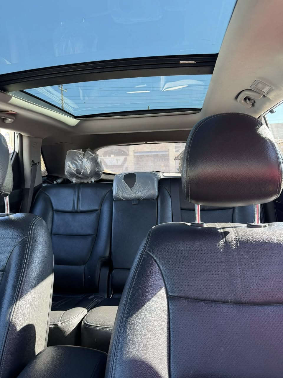 السلام عليكم كيا سورنتو 2014فول واحد على واحد رقم بغداد فئة Sxالرياضي وارد امريكي ماشية مية الف ونص 
١ 

مواصفات المركبة 

محرك 6 سلندر 

بانورما حركتين

رادارت جانبية

رادار خلفي 

ثلاث انظمة قياده
سبورت بلاص

وكوم فورد مناطق وعره

ونورمل قياده اعتيادية

مري شفط

انارة ترحيب ابواب

بصمتين ابواب 

صندوق شفط

نقطه عمياء 

منضومة زنون عدسه

سبعه راكب 

اشاره بالمري

خزن ميموري

تسخين كشن

وتبريد كشن

كشنات كهرباء 

ثلاث قطع تبريد 

سستم سماعات انفنتي جكور 
ومضخم انفنتي

السياره عليها ادامه كامله حادث السياره صبغ ثلاث قطع نفسهن مرجعات القطع فقط تعديل وصبغ السونار مرفوق معه الصور  مداور ثاني يوم 
سعر السياره 167 وبيها مجال حك الجيه مكاان السياره الناصرية قضاء الغراف 
الأتصال على الرقم ***********
المو شراي لا يكسر بحلال العالم ولايعلق
