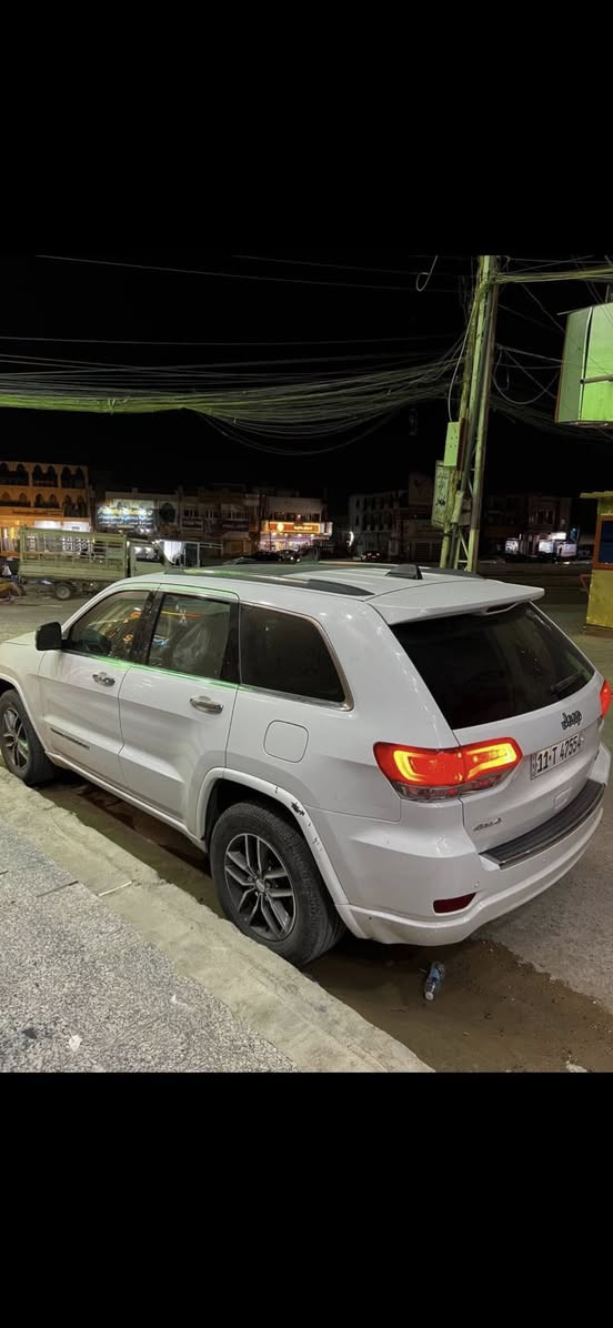 السلام عليكم

جيب جراند شروكي موديل 2018 وارد امريكي

محرك 3600

فول عده الجكات

السعر 21,000 وبيها مجال

حادثها 5قطع

بدون دواخل

الاستفسار 

***********
