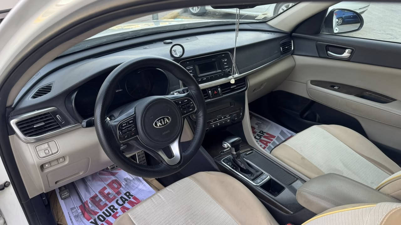 اوبتيما 2016 
خليجي 2400
اللون ابيض
تبريد قطعتين
الدواخل لون بيجي وصاج
التحكمات ستيرن
اشارات بالمراية
بصمة
السنوية ب اسمي وشرط التحويل
رقم الهاتف ***********
مكان السيارة بغداد
