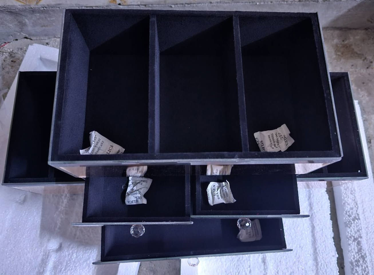 مجرات بهذا الشكل متوفر اكثر من 5 قطع القطعة 15 و القطعتين 25 يتوفر توصيل


**إذا كنت صاحب هذا الإعلان وتريد حذفه لأي سبب، رجاءا أرسل رسالة إلى الدعم الفني**