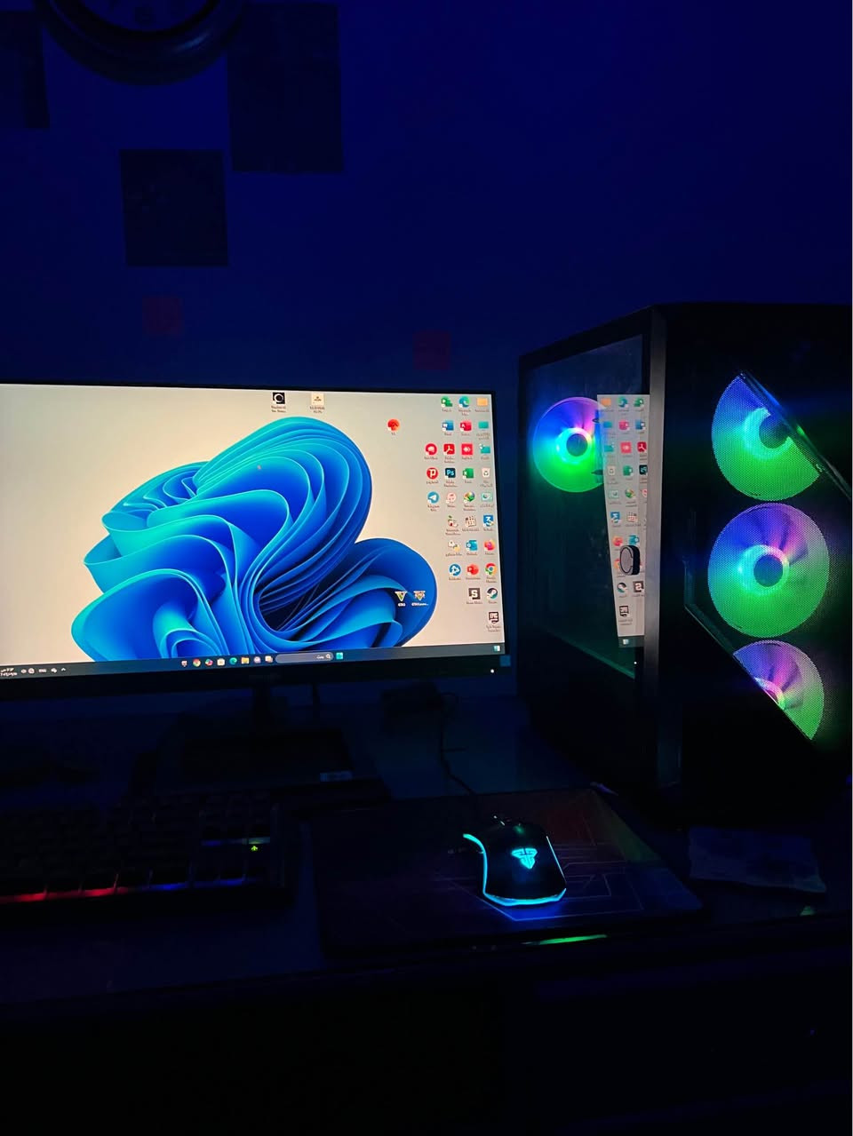 تجميعة كاملة بدون كرت شاشة + المعالج بي كرت شاشة داخلي يكفي ويوفي يشغل اغلب الالعاب القويه مثل فيفا او تومب رايدر او ردد ردبشن او فورتنايت وغيرها هواي العاب قويه تشتغل وبدقة عالية
AMD ryzen 5 pro 4650G : المعالج
16 mg : Ram
POWER 600W
Case galax 4fan rgb
Motherboard 450
PHILIPS شاشة نوع
144Hz
1920 × 1080/ 24
كيبورد ميكانيكي
FRNTECH ماوس
جهاز حماية يتحمل 1500VA
السعر 475 وبيها مجال مكاني البصرة
ومتوفر توصيل داخل البصرة وهذا رقمي للأستفسار *********** متوازي عليها ومستعجل ع البيع البصرة, العراق
