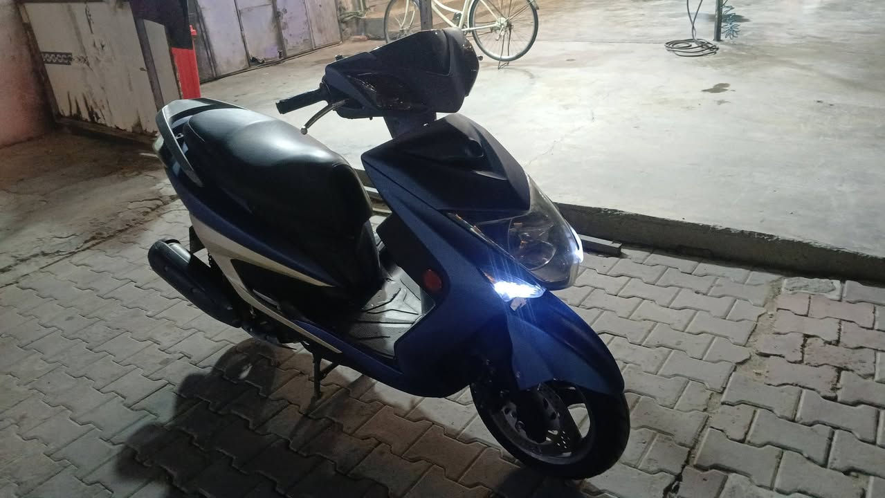 السعر مليون  محرك برغي ممفتوح بي ياباني ام الحساس المكان
شالجيه‎0773 577 7558 
مكلف بلنشر الدراجه ع ايدنه  من الرمبه
