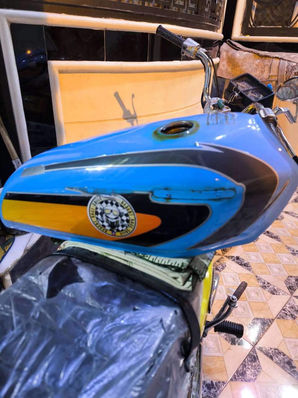 السلام عليكم للبيع خاص تانكي بلادي كلشي ما بي صفاحياتة جدد بلكارتون صينية وعتلة مال نمر واقية قيمهن وخذهن


**إذا كنت صاحب هذا الإعلان وتريد حذفه لأي سبب، رجاءا أرسل رسالة إلى الدعم الفني**