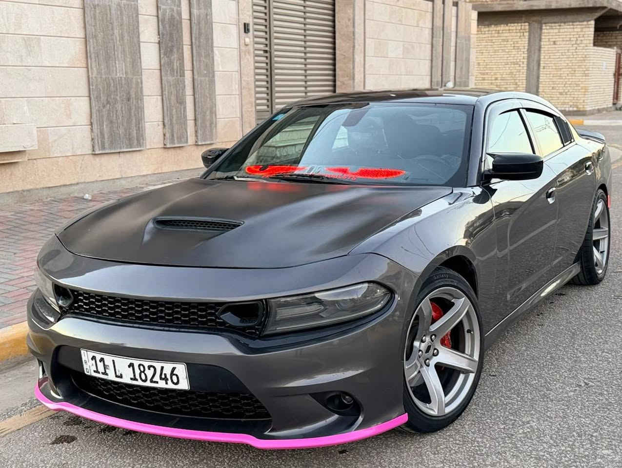 السلام عليكم للبيع دوج جارجر موديل 2021اصل وارد امريكي حادث جاملغ وباب صبغ وجاملغ الثاني صبغ فقط ولباقي مكفوله فئه GT فول عدا الفتحه شاشه كبيره كشنات حضن كهراء شفتات حساسات خلفيه ماشيه 21 حقيقي السياره ستخدام شخصي السياره جديده وجاهزه من مكينه3600 وكير وحداديه وتخم تاير وتبريد كله جاهز ما نقص برغي رقم بغداد نكليزي سنويه مجدده هزه جديده مداور ثاني يوم
 للاستفسار اكثر
 اتصل***********
السعر /197 مع مجال قليل للشراي
عنوان السيارة كربلاء المقدسة
