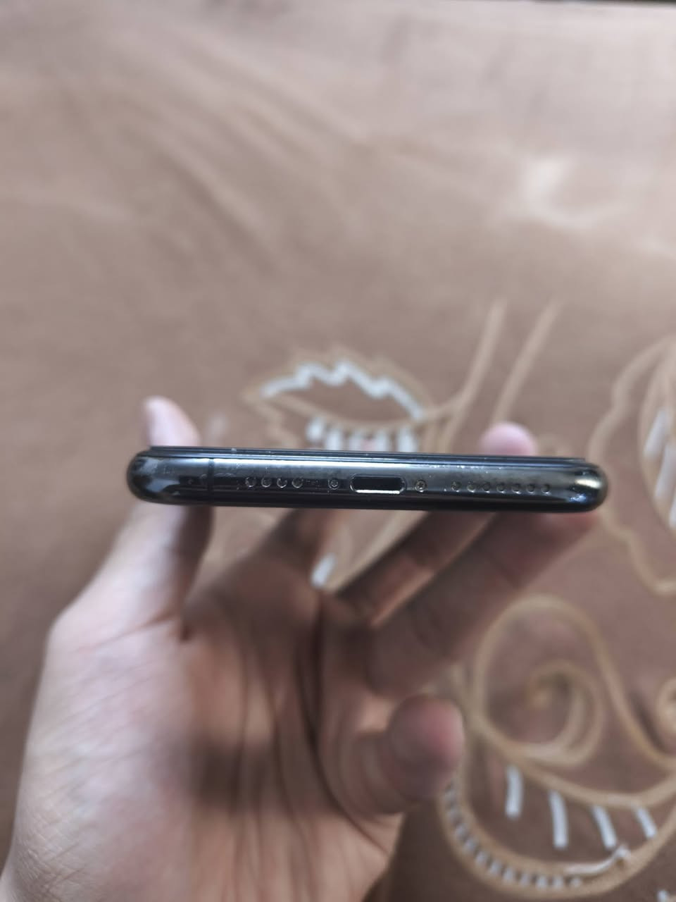 السلام عليكم
ايفون 11 برو ماكس نموذج M ذاكرة 256 مبدل شاشة وبطارية نوعية جيدة الله شاهد مابيها اي مشاكل النظافة 90 بالمية 
قيم باليرضي الله واخذ مكاني بغداد الدورة 
***********
