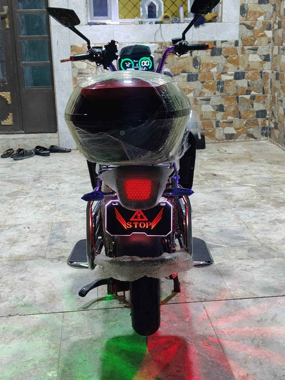 اسلام عليكم موطور شحن هيوش سته باتري ابو التاير العريض الي يجي كيوشه وبعد جديد الموطور صاله اقل من شهرين من اشتريته وبعد جديد مكاني لانبار هيت استفسار رقم واتساب*********** او تفضل خاص السعر خاص
