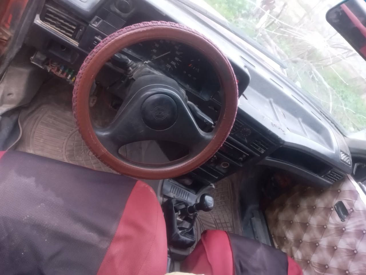 سياره كاديت اللبيع سعر ٨ورقات
***********
