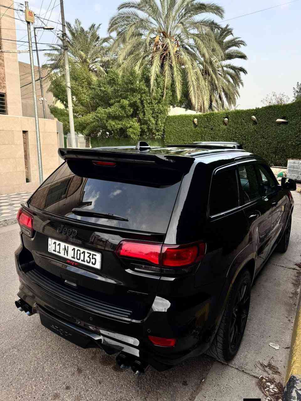 🚀 الوحش الحقيقي على الشارع 🔥

الموديل: 2018
المحرك: V8 سعة 6.4L 💪
القير: أوتوماتيك
الممشى: 62 ألف فقط
الوارد: كندي 🇨🇦
الحالة: صبغ بنيد فقط – بدون دواخل ✔️

🔥 سيارة متعوب عليها “للأخير” – استخدام يومي + أداء سباق

✨ أهم المواصفات:

- رادارات أمامي + خلفي + جانبي
- نظام منع التصادم + Auto Brake
- أوتو بارك (اصطفاف ذاتي)
- تحذير الخروج عن المسار
- دفع رباعي 4x4
- تبريد + تدفئة مقاعد (أمام + خلف)
- شاشة كبيرة + كاميرا + حساسات
- سقف بانوراما 🌙
- نظام Blind Spot
- كروز + Eco + Track Mode

⚙️ الإضافات (تخليك تفهم شنو معنى قوة حقيقية):

- برمجة Stage + Methanol AEM 🔥
- فيول بام Walbro 450
- Intake K&N مفتوح
- Exhaust كامل Corsa + X-Pipe ستيل
- Downpipe + صوت خرافي 😈
- تايرات Toyo رياضية جديدة

🛠️ صيانة كاملة حديثاً:

- زيوت Lucas كاملة
- دهن محرك Mobil 1
- تنظيف منظومة احتراق
- بطارية + تايرات جديدة


**إذا كنت صاحب هذا الإعلان وتريد حذفه لأي سبب، رجاءا أرسل رسالة إلى الدعم الفني**