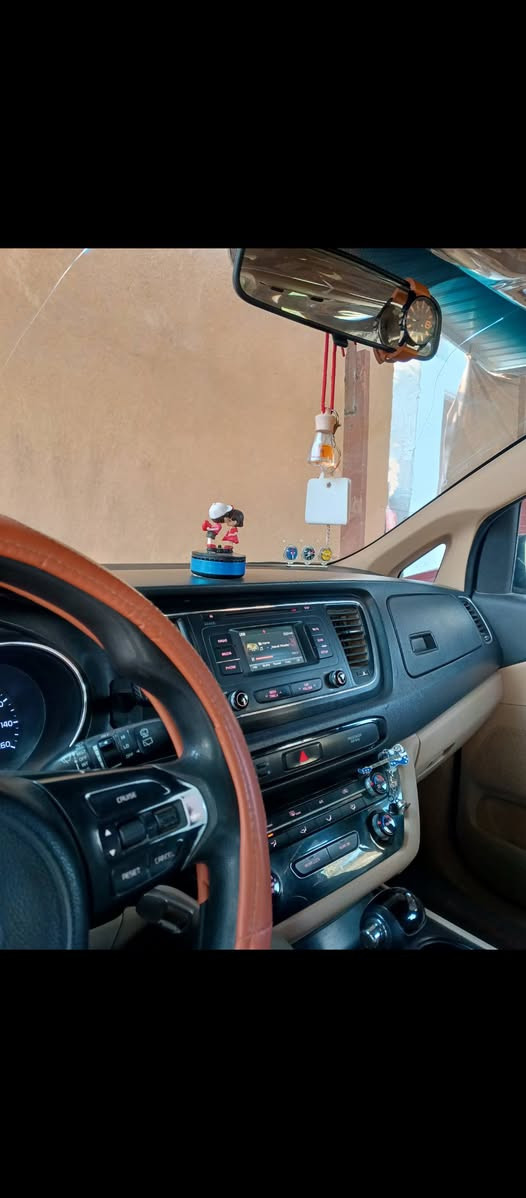 كيا سيدونا موديل ٢٠١٧ مواLX صفات لون كرزي  وارد امريكي حادثه بين بيبان رقم اربيل بسمي هزه وارقام كله جديده محرك وكير وتبريد مكفولات مكانه /بابل شوملي /السعر ١٧٠ وبيه مجال رقم الهاتف ***********
