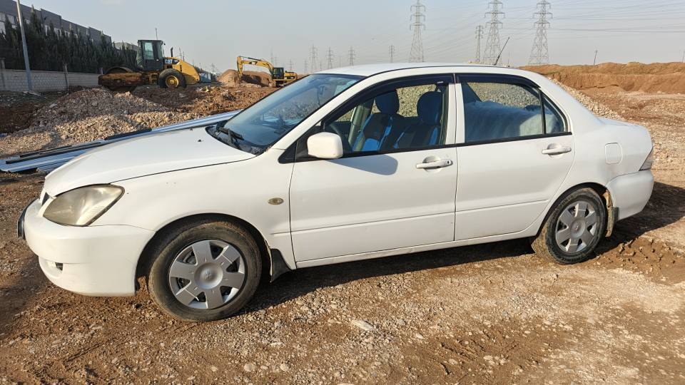 سنوية جديدة هزة جديدة مكنة صغيرة كير توماتيك قطعتين صبغ جام كهرباءموديل 2009لون ابيضمجال *********** أربيل, العراق
