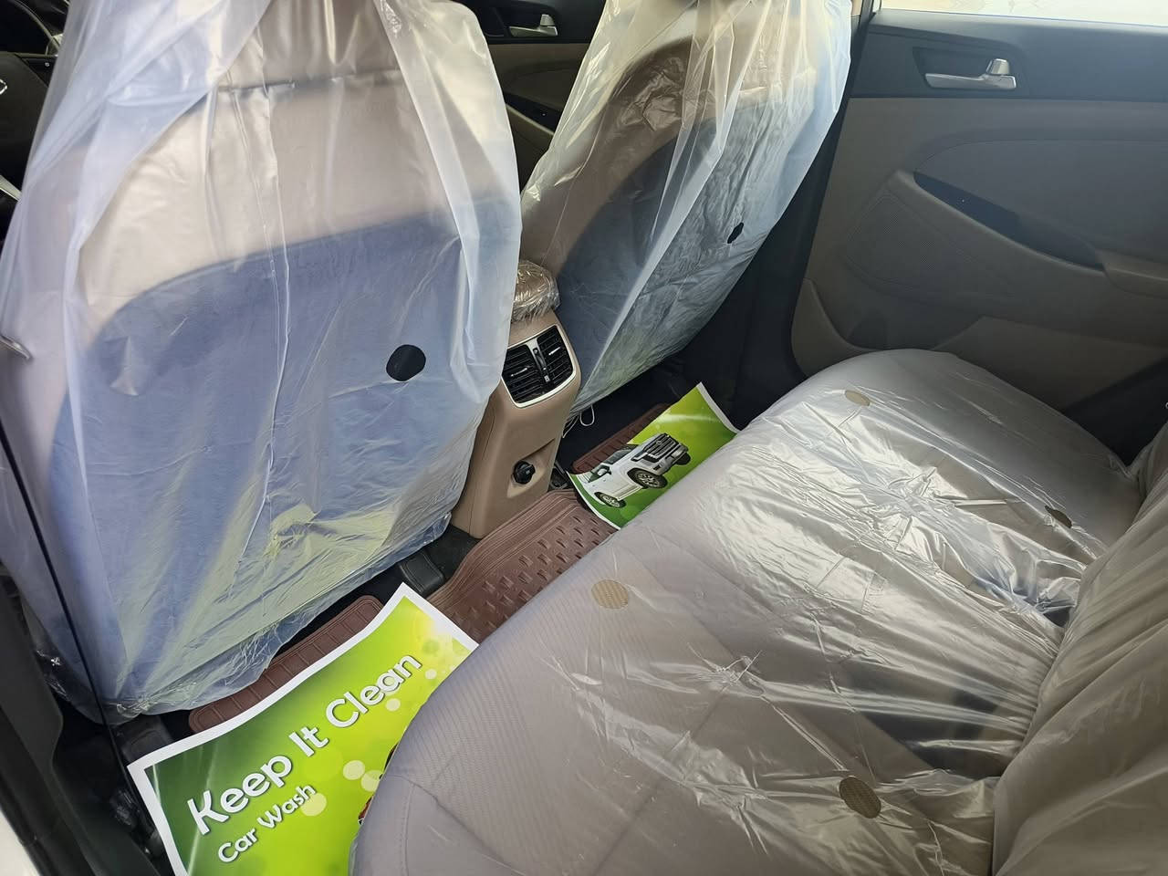 سلام عليكم من رخصة صاحب الگروب
سيارة توسان موديل2019 خليجي رقم بغداد انگليزي سيارة بصمة مكان السيارة بغداد الشعب وعدم تواجدي على الفيس بوك رقم التواصل ***********  يرجى ملاحظة سونار السيارة قبل الاتصال السعر 185$
