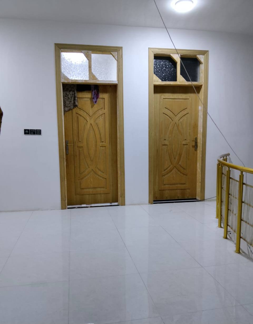 للبيع 《فرصه سكنيه استثماريه 》
السلام عليكم  
تم توفير بيت   طابو  صرف 
المساحه      :  155متر 
واجهيه.      :  7.5 متر 
صنف العقار : طابو صرف 
الخدمات.    : خدمات كامله   《 ماء وكهرباء  تبليط  》
المحتويات  : غرفه طابق ارضي +غرفتين طابق اول +استقبال +هول + مجمع صحيات 
#الموقع. .  : بابل / ابي غرق / حي السلام 
#ملاحظه.  : منطقه حلوه ومرتبه 
#السعر.      :  133 مليون .
#ملاحظه.  : خدمات متوفره ماء كهرباء تبليط   (الشراي الحقيقي اتصل وبخدمتك)
للاستفسار الاتصال على الارقام التاليه:
*********** اتصال + واتساب 
*********** اتصال + واتساب
 #بابل_ابي_غرق
