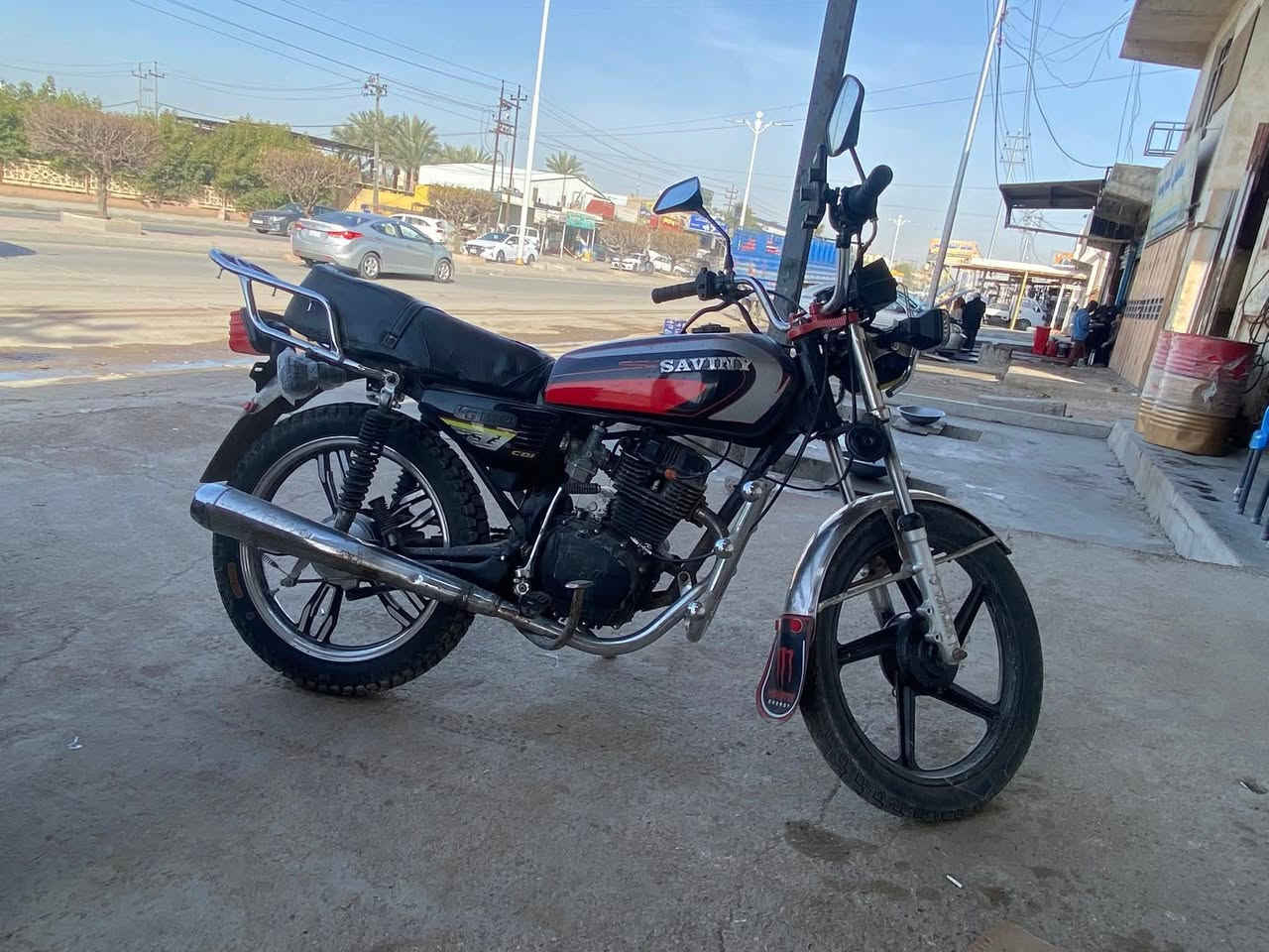 ياالله
دراجه ايراني شغاله هندر صلفها 

كهربائياتها كلهن جدد(ضفيره+لايتات+اشاير+ باتري … بس يرادلهن ربط )

سعر 450 وبي مجال

‏‪0776 872 3146‬‏
