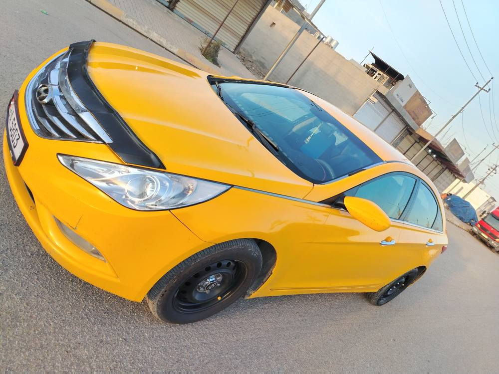 سوناتا 2011 رقم نينوئ
محرك كير شرط
رقم جديد سنويه لل2028
نقابه مصفره
بيها قطعتين تبديل فقط بدون دواخل
دفتر بانزين
تخم تاير جديد صدر نص عمر
كهربائيّة كلها شغاله 
تبريد نقص غاز فقط تدفئه شغاله 
***********
*********** بي وتساب كركوك, العراق
