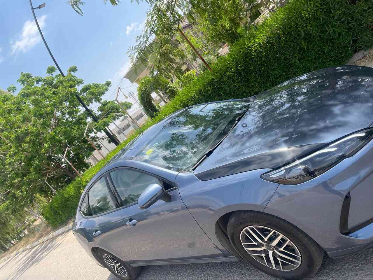 فول مواصفات لون ازرق مميز رقم لوحه سليمانيه خصوصي جاملخ سائق تبديل مع تعديل بارد بل بونيد وباب سائق كما ماشره في صوره موديل ٢٠٢٥
ماشي ٥١٣٤
مكان سياره كركوك 
شرط تحويل 
السعر ١٤٢
وبيها مجال للشاري كركوك, العراق


**إذا كنت صاحب هذا الإعلان وتريد حذفه لأي سبب، رجاءا أرسل رسالة إلى الدعم الفني**