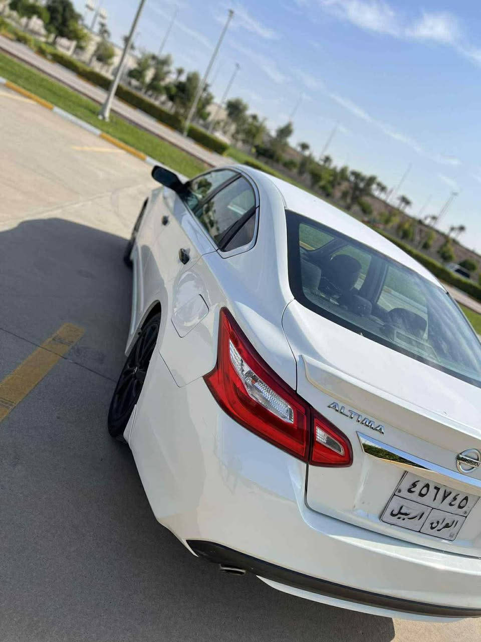 Altima 2016 SR
مواسەفات
گێڕ شەفت
کوشین نیو جلد 
کوشین کارەبایی
تعدیل سورعە 
لایت بیلادی ناو ڕەش 
بەسمە 
شەغال
ویل بیلادی SR ڕەش
٥ پارچەی سبوغە 
٢ دەرگا و ٣ پارچەی پێشەوە
کەمێک ناوی گرتووە 
گێر و مکینە و تبرید بەشەرت 
سەنەوی ٢٠٢٣ بەسەرچوە 

*********** أربيل, العراق
