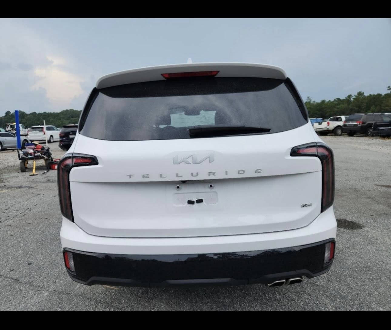 السلام عليكم للبيع كيا تلورايد 2024 
فئة ال SX داخل زيتوني
 حادث بنيد وربع جاملغ بدون دواخل 
السياره موجوده بعمان بلحره 
تدخل كتاب شهداء او حره 
السعر 185 بدون تصليح 
للاستفسار *********** 
مكان شركتنا بابل المسيب
