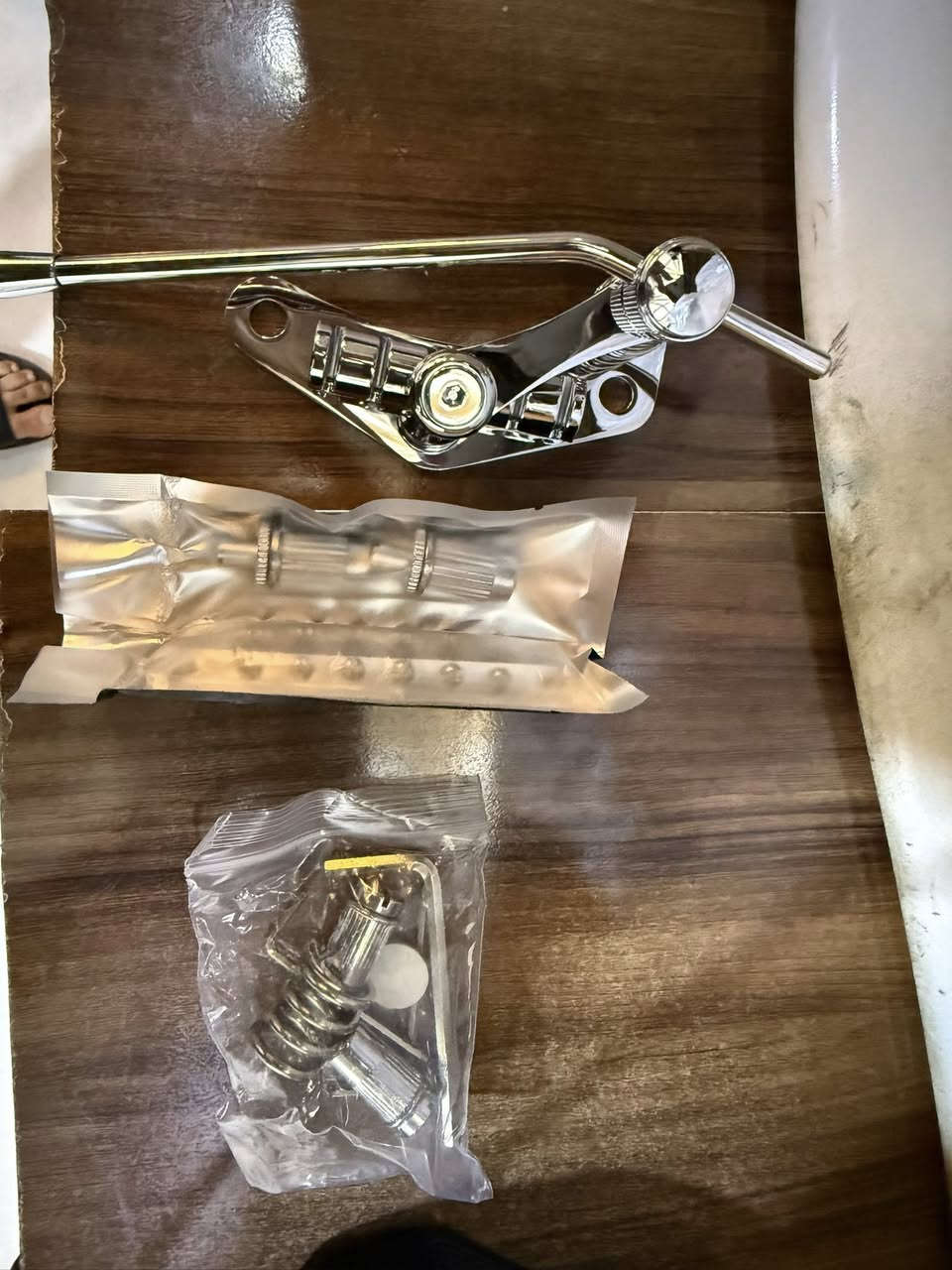 مجموعة قطع كيتار سستم كامل 
علماً الزرف الوردي اربع قطع وكل قطعة بيه 6 تييل مختلف الاحجام قيم باليرضي الله وبالعافية عليك


**إذا كنت صاحب هذا الإعلان وتريد حذفه لأي سبب، رجاءا أرسل رسالة إلى الدعم الفني**