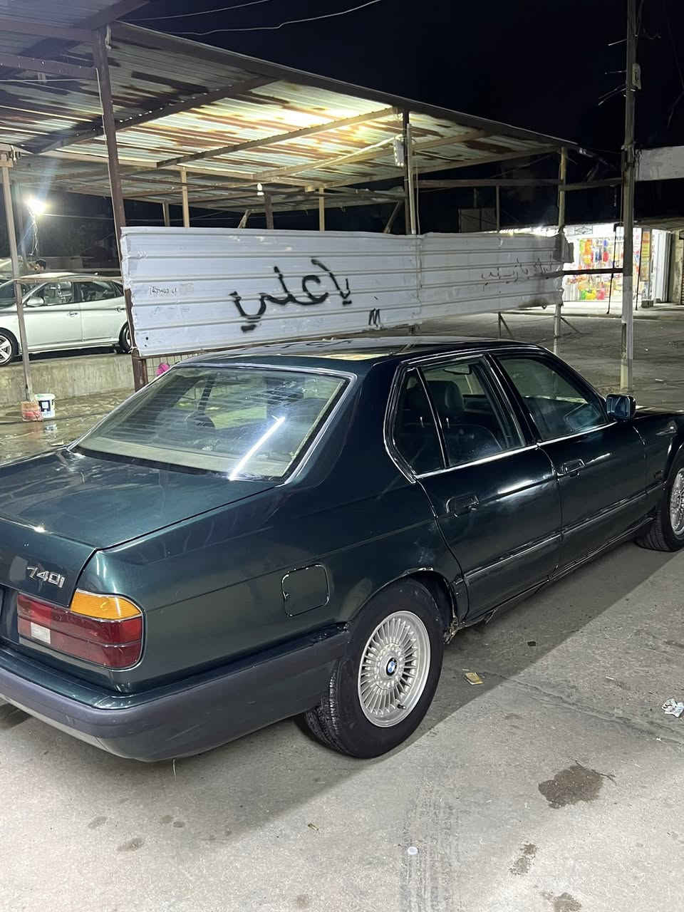 بي ام دبليو740 /8سلندر/  موديل 1994 لون زيتوني  السياره نضيفة كلش مبدل دسكات دبلات كله جديد (سعرها55ورقه)
مكانها بغداد المحموديه 
الهاتف ***********
الواتساب***********
