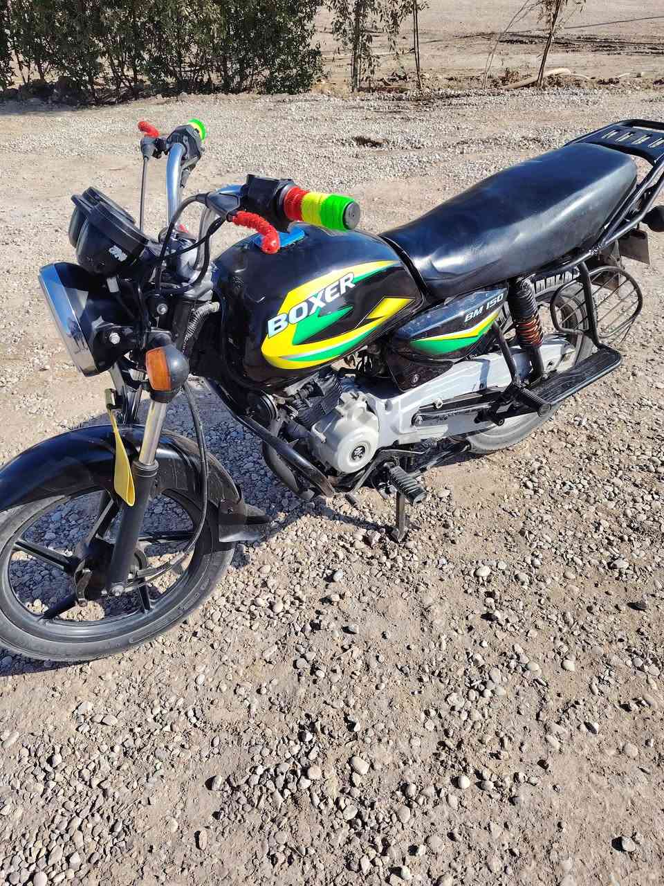 السلام عليكم دراجه للبيع موديل 2022 ام رقم بغداد رقم الماني دراجه مقفوله كهربائيات  دراجه مقفوله كهربائيات ومكينه وشاصي تايراتها جدد مكان بغداد جسر ديالى شرط التحويل اذا ما تحول لا تراسلنا عليها والسعر 1,800 وبيها مجال ***********
