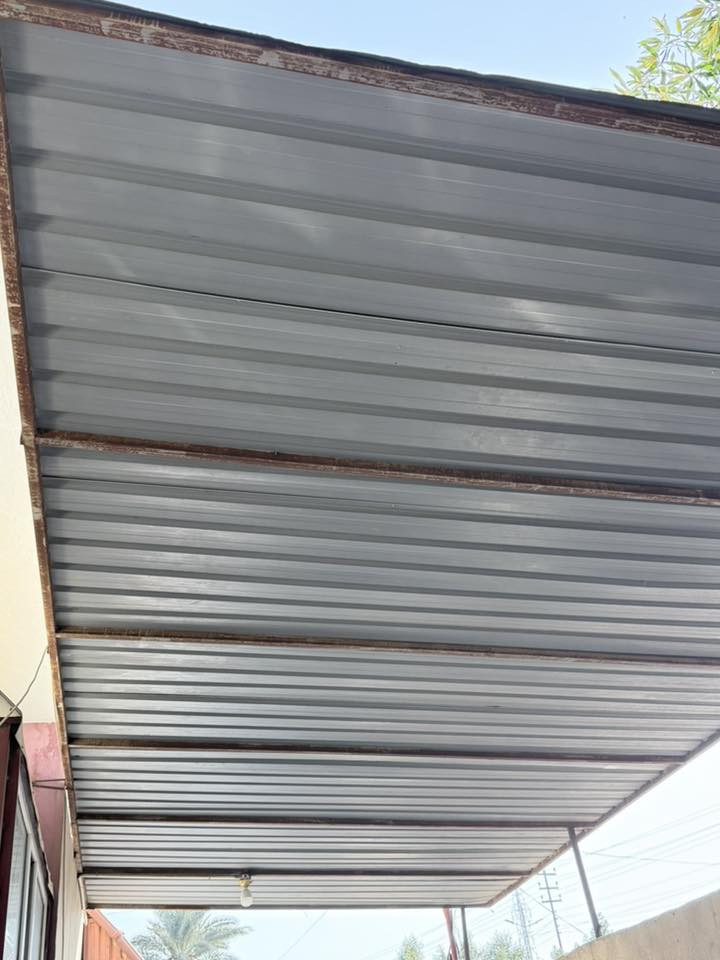 السلام عليكم جمعة مباركة عليكم للبيع سقيفه طول ٨ متر و عرض ٤ متر نظيفه السعر  ٢٥٠   ***********
