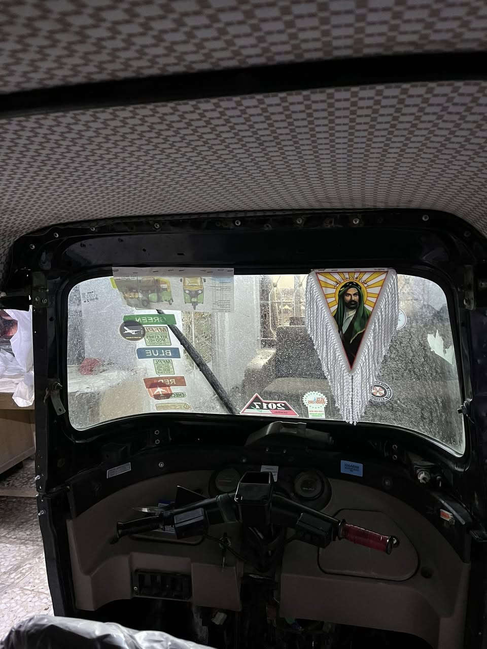 تكتك 17شهر ال12طابه بل 18بيه مكينه 20التكتك خير من الله كلشي ما ناقصه كامله علا آخر حبايه ربع ما ذب عليه تشغل و تطلع السعر 5و 200 وبيه مجال مكاني زعفرانيه الرقم ***********
