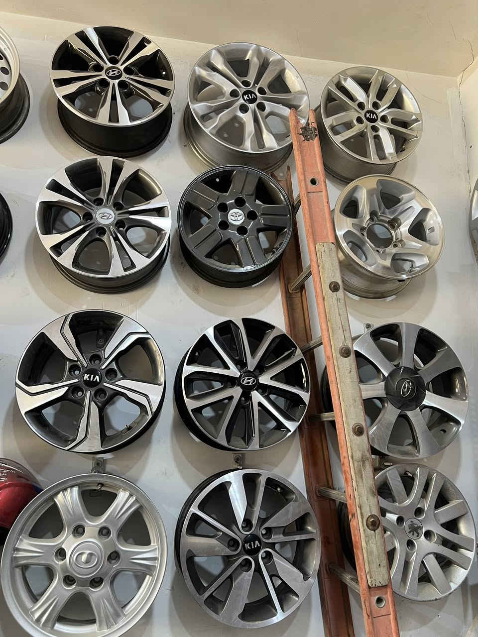 يا الله متوفر كافة الوياله الاصليه الزيرو و الاطارات و الزيوت ماركات عالميه العنوان سماوه حي العسكري مقابل جامع الامام علي❤️ ***********
*********** واتس
