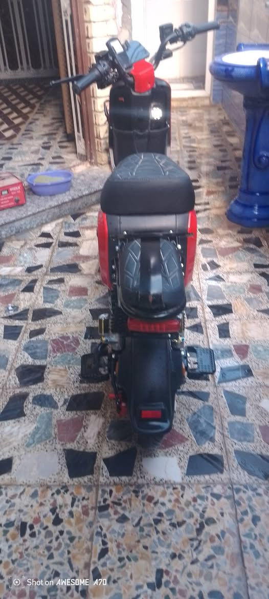 سلام عليكم دراجه شحن للبيع جديدد تاركه بطارياته مابيهن شحن فقط السعر. 450 بيه مجال  ***********
