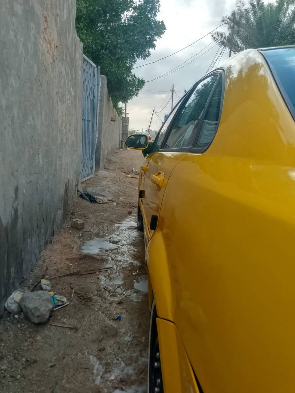 سلام عليكم فرنزه لبيع سياره مكينه جديده حاويه وكير حداديه خير من الله لسياره حالين بيه ضربه بصيط 
*********** 👌
