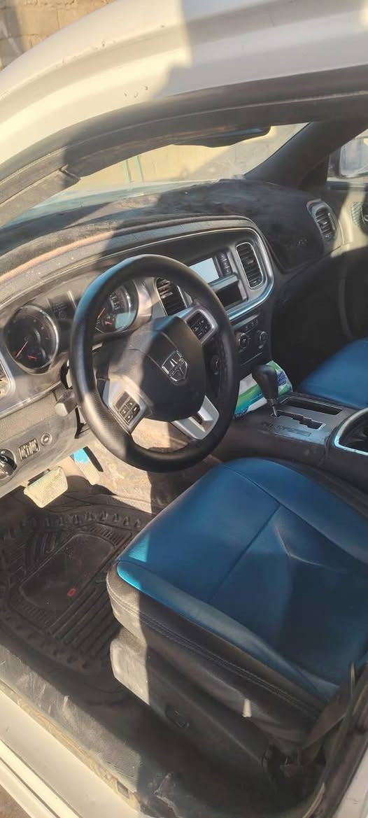 سلام عليكم جارجر البيع مديل 2014 مراوس بتكسي وبامه وترهم بيع سياره جاهزه من كلشي فقط جانت بيضه ونصبغت زركه ورجعناه بيضه سياره حلوه ما بيه شي خير من يم الله رقم بصرة مشروع وطني هاذه رقم ***********
