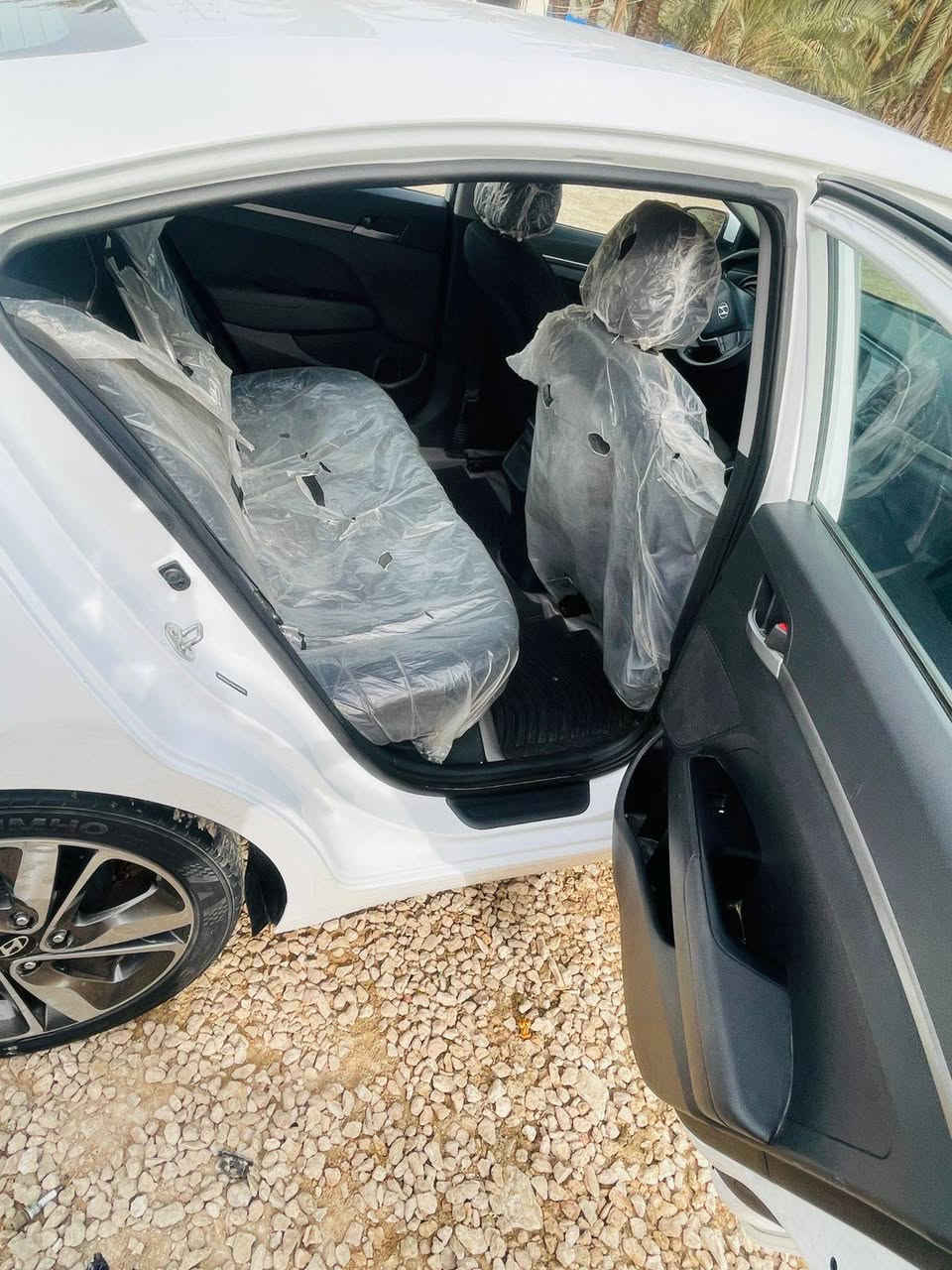 سلام عليكم
سياره الانتره 2017 وارد امريكي 
كير عادي 6 نمر غير اليك
 ضررها فقط بنيد مصبوغ ما مفتوح الباقي مكفول 
من الدعاميه للدعاميه السياره ليبل واحد الإرباك سليم 
مكينه 2000 دوش
ماشيه 164
رقم بابل انكليزي 
السعر 110 أو بيها مجال
الاتصال على الرقم بي واتساب 
***********
مكلف بالنشر
