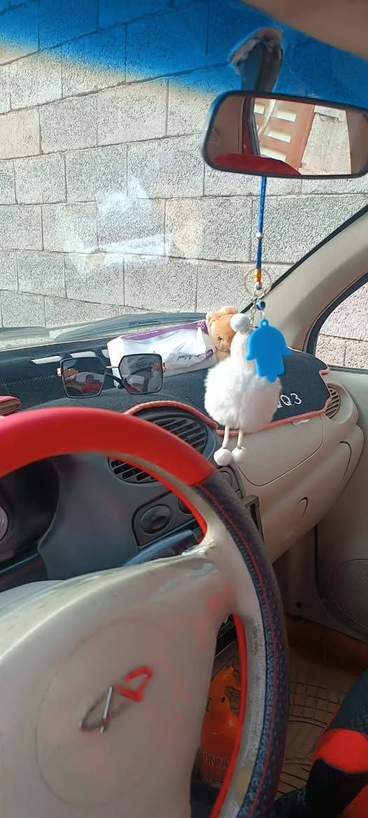 السلام عليكم سياره كيو كيو 2013 سياره جاهزه خير من الله سياره جديده بسم راعيته اني مكلف بل نشره  رقم بغداد العنوان واسط مركز المدينة 
رقم الهاتف ***********
