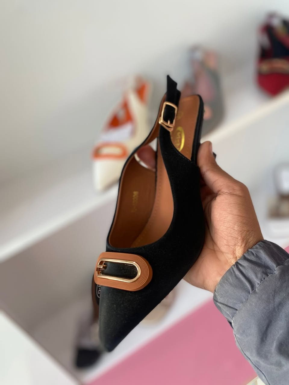 العنوان بسمايه الشارع العام 
نموذج من البضاعه. 
لا نتعامل بالشعبي   ماركات معروفه  معتمده 
كوالتي عالي. أسعار ثابته نسائي فقط. أسم المحل الجديد ناي


**إذا كنت صاحب هذا الإعلان وتريد حذفه لأي سبب، رجاءا أرسل رسالة إلى الدعم الفني**