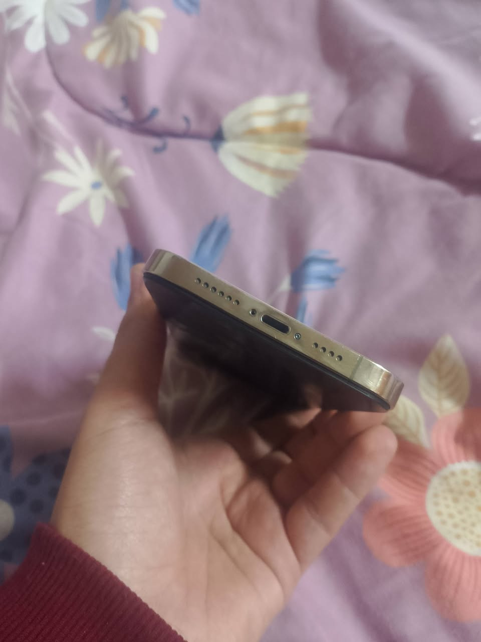 للبيع ايفون 12 برو ماكس
لون ذهبي مميز نظافة 99%
مبدل شاشة اصلية 
تك سيم 
ذاكرة 128
*********** واتساب
