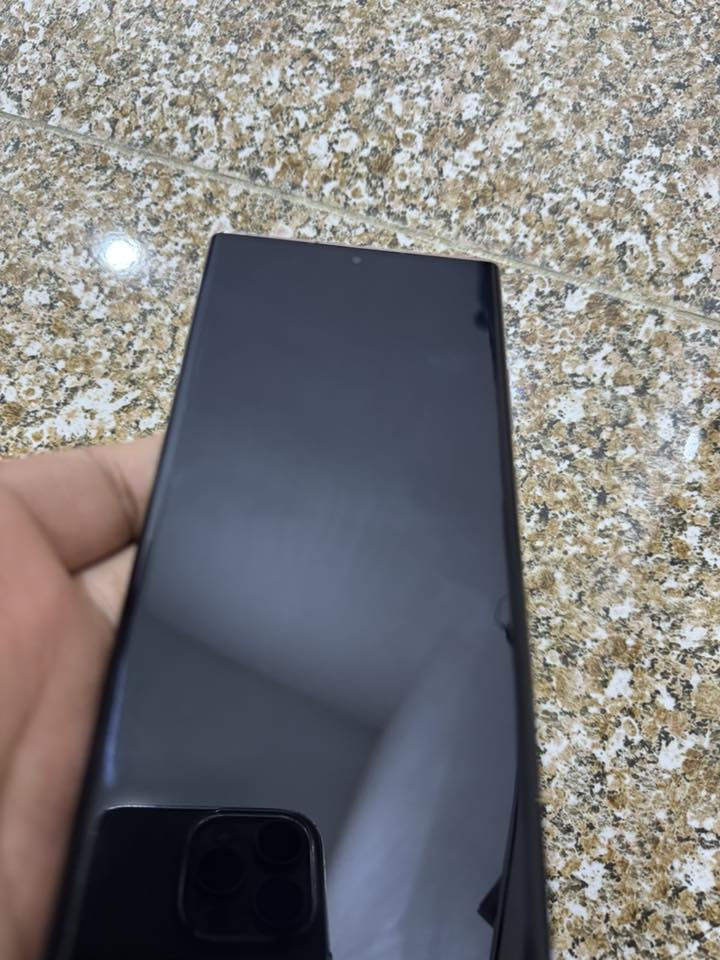 السلام عليكم سامسونك نوت 20 الترا ذاكره 256 نضافه عاليه جدا السعر 350 بدون ملحقات مكاني انبار فلوجه وعندي توصيل لكل محافضات العراق الشراي يتصل ***********
