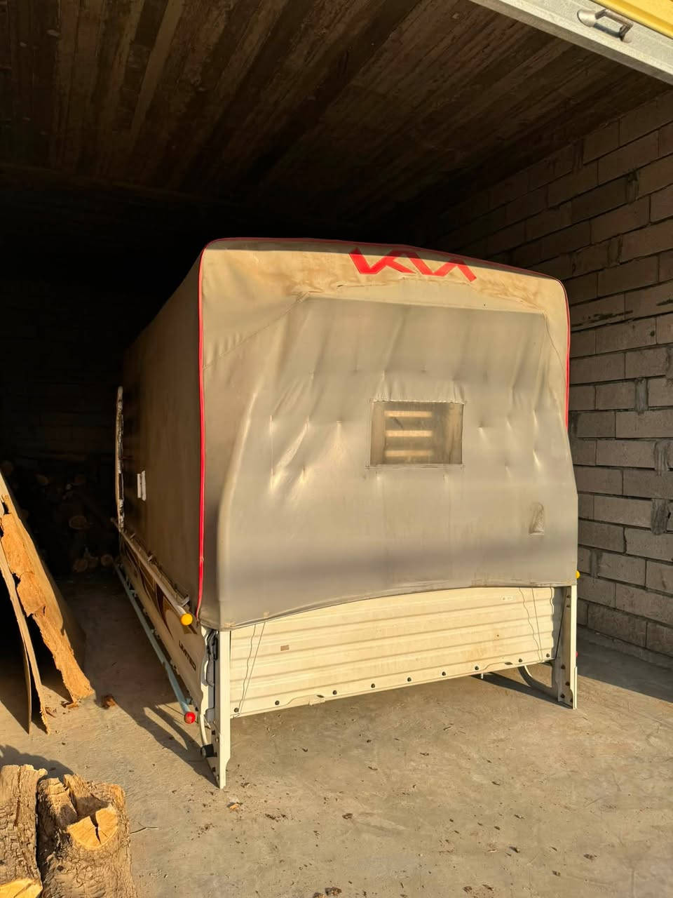 🚛 للبيع بودي كيا حمل 4000 موديل 2024 – فحل
❗ سبب البيع: تحويل البودي إلى كابينة براد، وليس لوجود أي عيب.

✅ المواصفات:

* بودي كيا حمل 4000 موديل 2024 (فحل).
* مجحر جلال حداد.
* دعامية جلال حداد.
* قفص جلال حداد.
* بودي ستيل خالص بسماكة 2 ملم.
* جادر حسن فيصلية.
*طفاريات.

💯 البودي نظيف وجاهز للتركيب مباشرة.

📞 للاستفسار والتواصل:

* ***********
* ***********
