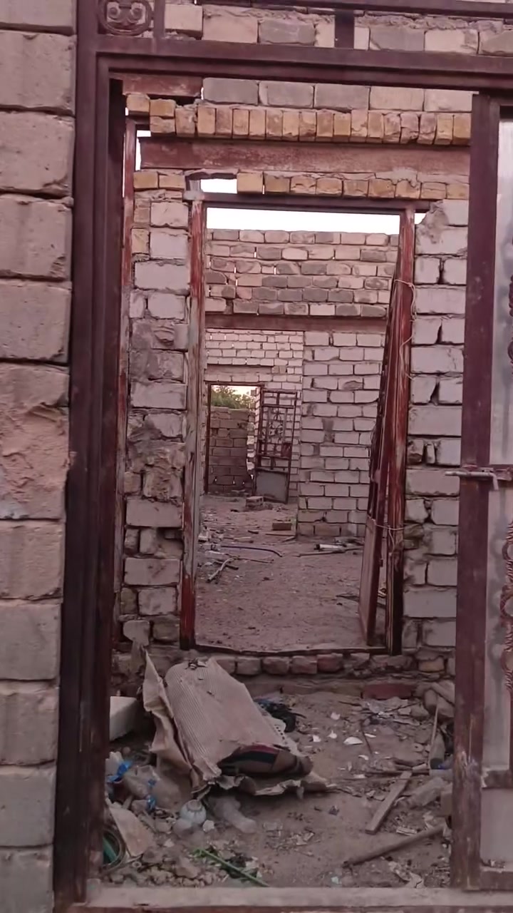 ‏هيكل 110متر مربع قريب شارع علكم  سند 25(زراعي )في النجف البراكية شارع المطار القديم قريب اسواق الامير   .    وجهيه 7ونزال 18 
‏حدادية كاملة بي غرفة وستقبال وصالة وطارمة ومطبخ وصحيات   سعر18وبي مجال   
‏خدمات ماي وكهرباء   ***********تصال وتساب
‏ملاحضة الساس كونكريت ودرج بايات تعليك
